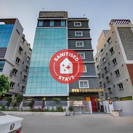 Oyo Townhouse 034 -Halcyon Hitech City Road 海得拉巴 外观 照片
