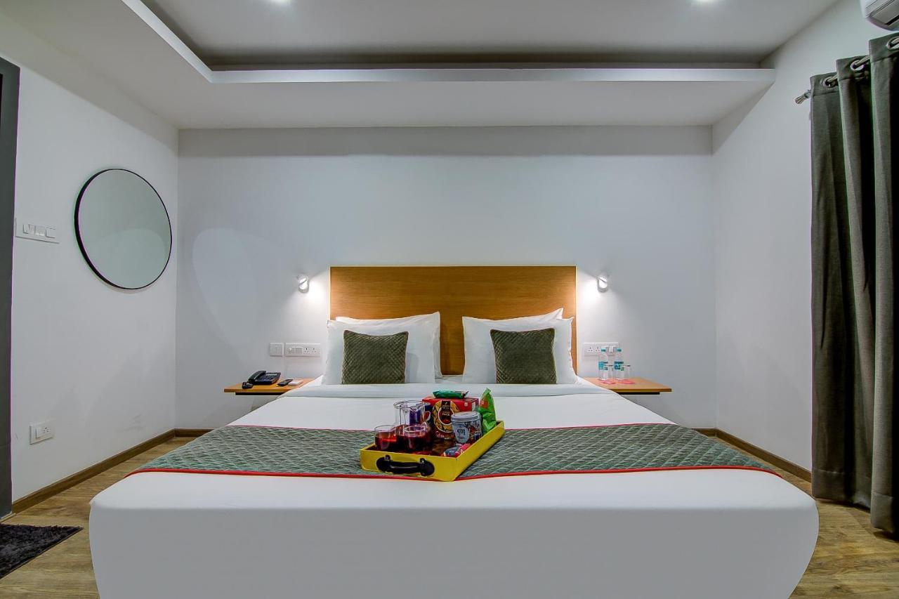 Oyo Townhouse 034 -Halcyon Hitech City Road 海得拉巴 外观 照片