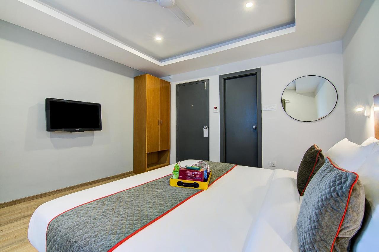 Oyo Townhouse 034 -Halcyon Hitech City Road 海得拉巴 外观 照片