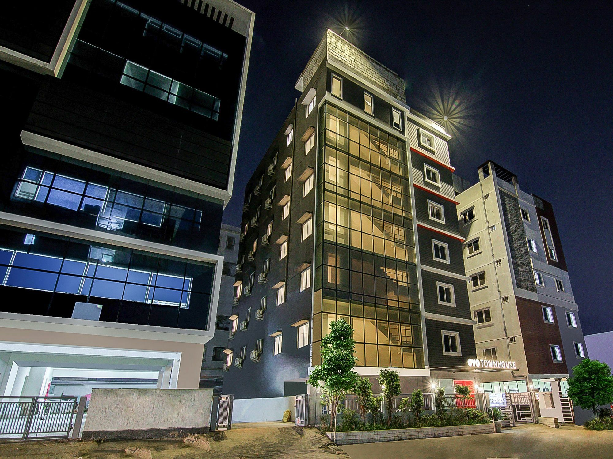 Oyo Townhouse 034 -Halcyon Hitech City Road 海得拉巴 外观 照片