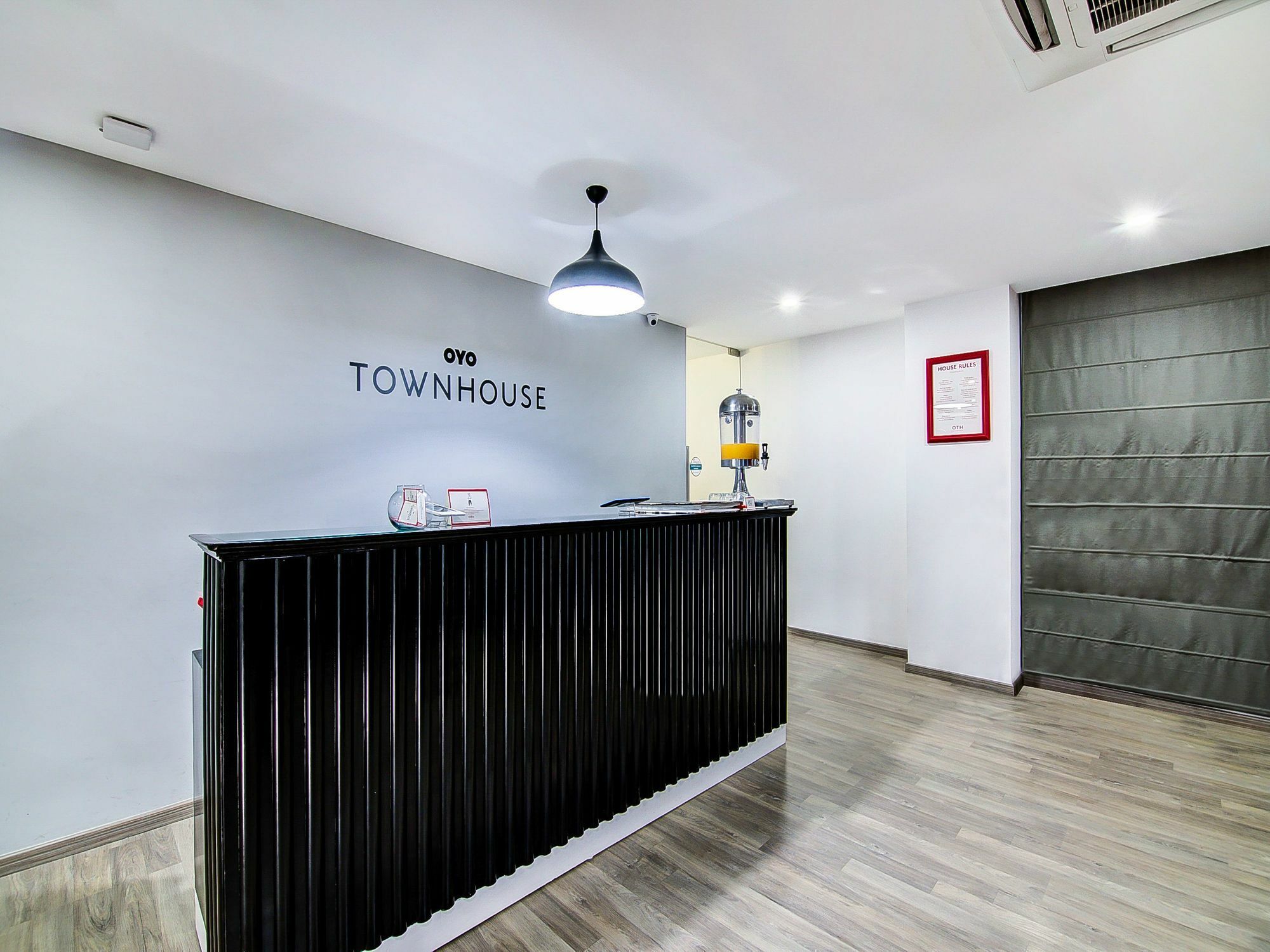 Oyo Townhouse 034 -Halcyon Hitech City Road 海得拉巴 外观 照片
